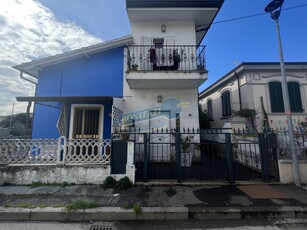 Vendita Casa Semindipendente in VIAREGGIO