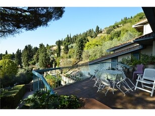 Vendita Villa bifamiliare in FIESOLE