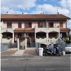 Villa a schiera in Via Edoardo Bianchi 49, Segrate, 7 locali, 2 bagni