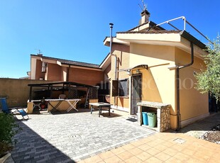 Villa Bifamiliare a Ardea in Via Toce