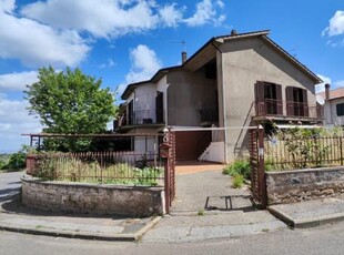 Villa bifamiliare in vendita a Vetralla