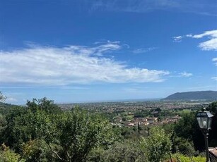 Villa in buono stato di 280 mq. a Caniparola