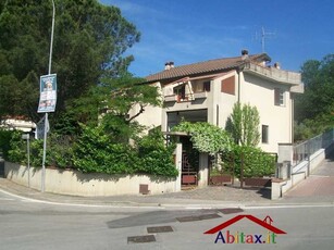 Villa in Vendita a Cavriglia Via Grazia Deledda