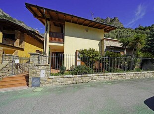 Villa in Vendita a Limone sul Garda Limone Sul Garda