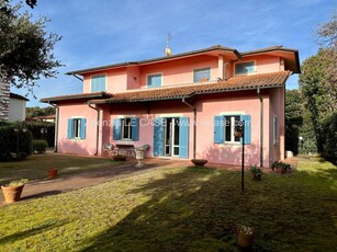 Villa in Vendita a Pietrasanta Marina di Pietrasanta