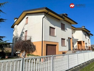 Villa in Vendita a Tavagnacco Adegliacco