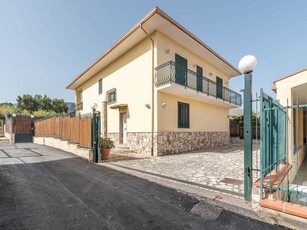 Villa in Vendita a Trabia Via Piani