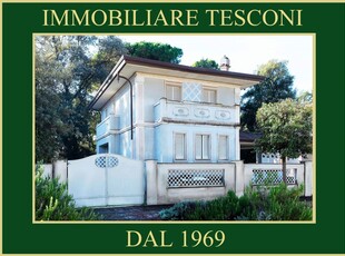 Villa in vendita Lucca