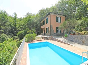 Villa in vendita Massa-carrara