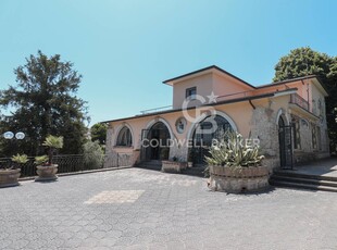 Villa in vendita Roma