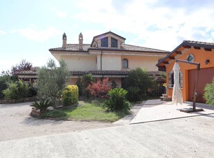 Villa in vendita Teramo