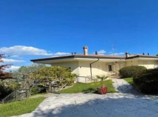 Villa in Via Fienile, Padenghe sul Garda, 10 locali, 310 m² in vendita