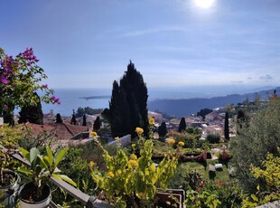 Villa in Via Leonardo Da Vinci, Taormina, 12 locali, giardino privato