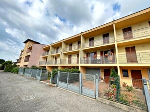 Villino a Schiera a Linarolo in Via Cavallotti - Linarolo