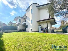 Villa a Schiera in vendita a Massa via San Remigio di Sotto,, 36