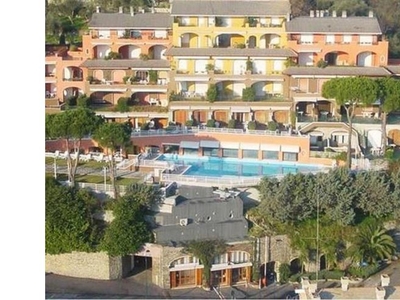 Rapallo bilocale 6 letti 2 bagni 24/6–1/7 e/o 1/7 – 8/7