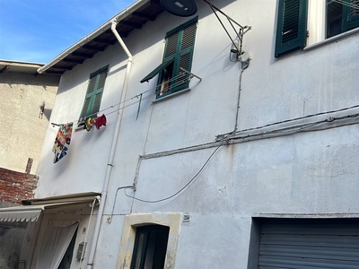 Quadrilocale da ristrutturare in zona la Chiappa a la Spezia