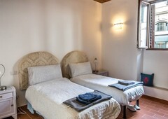 Stanza in affitto in appartamento con 3 camere da letto a Romito, Firenze