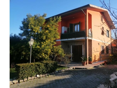 Villa in vendita a Pieve a Nievole, Frazione Gallo, Via Parroffia 9