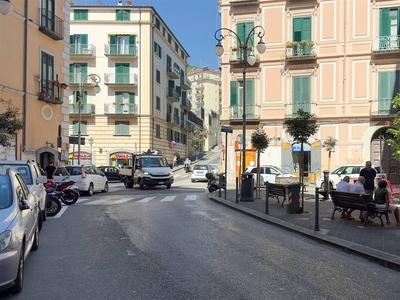 Garage / Posto auto in zona Centro a Salerno