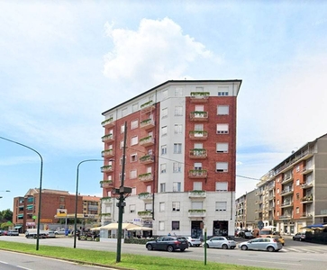 Vendesi appartamenti liberi e occupati in Via Villa Giusti