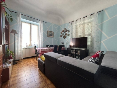 Appartamento in VIA BARRILI, Savona, 6 locali, 1 bagno, 140 m²