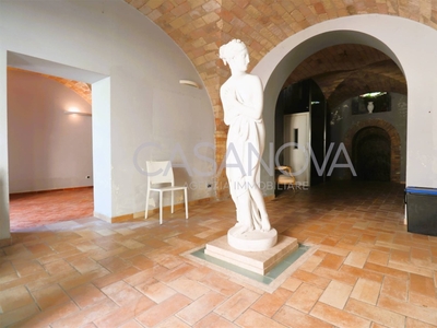 Casa indipendente a Giulianova, 5 locali, 4 bagni, 250 m², ascensore