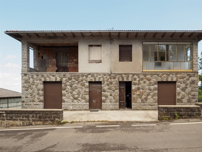 Casa semi indipendente da ristrutturare a Frassinoro