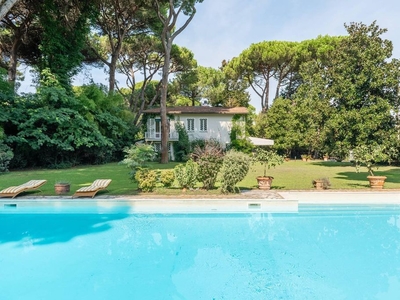 Prestigiosa villa di 300 mq in vendita, Pietrasanta, Toscana