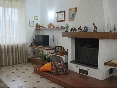 Quadrilocale in Via per Pineland, Borghetto Santo Spirito, 1 bagno