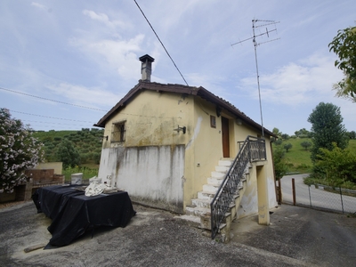 Rustico in Strada Per Nereto, Torano Nuovo, 5 locali, 2 bagni, 60 m²