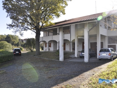 Villa a Samone, 11 locali, 4 bagni, giardino privato, garage, 566 m²