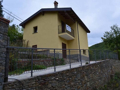 Villa in FRAZ. OLANO, Mallare, 4 locali, 2 bagni, giardino privato