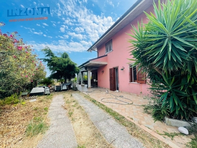 Villa in Via Dell'Ottava, Atri, 8 locali, 4 bagni, giardino privato