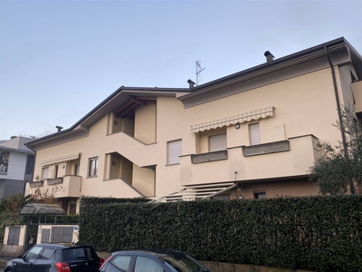 Appartamento in vendita a Biassono Monza Brianza