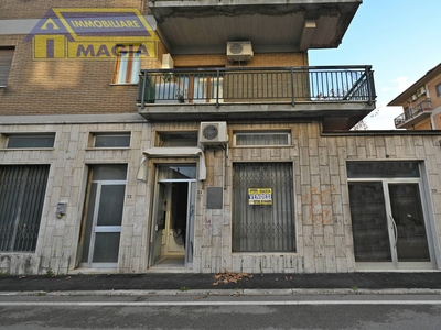 Locale commerciale in vendita a Ascoli Piceno