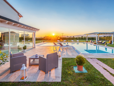 Villa Le Terme con piscina, idromassaggio, giardino, terrazza, barbecue, A/C e Wi-Fi