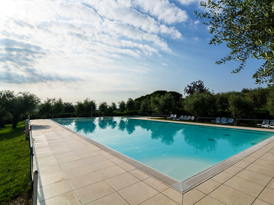 Villa moderna con piscina a Manerba del Garda