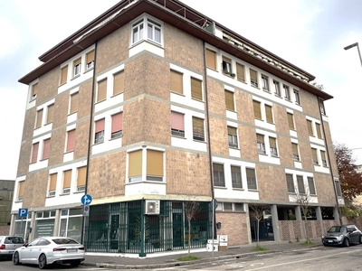 Appartamento in Vendita a Udine, zona Semicentro, 170'000€, 145 m²