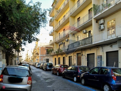 Appartamento in Vendita in Via Antonio Santangelo Fulci 44 a Catania