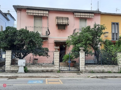 Appartamento in Vendita in Via Caio Giulio Cesare 21 a Latina