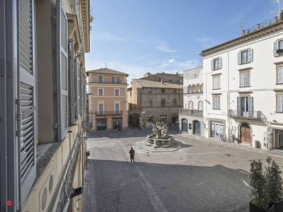 Appartamento in Vendita in Via Orologio Vecchio a Viterbo