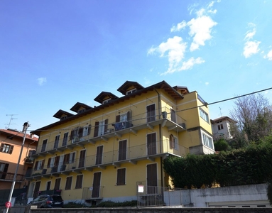 Appartamento in Vendita in Via santuario d'oropa 6 a Biella