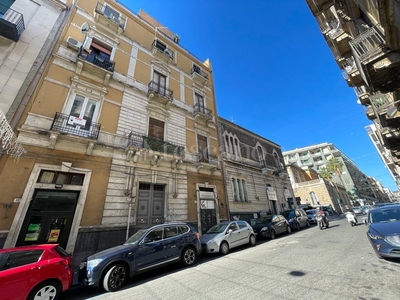 Casa a Catania in Via Vincenzo Giuffrida, Tribunale