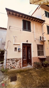 Casa Bi/Trifamiliare in Vendita in Via del Brennero a Lucca