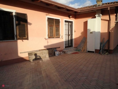 Casa indipendente in Vendita in Via Argine Sinistro Carrione 1 TER a Carrara