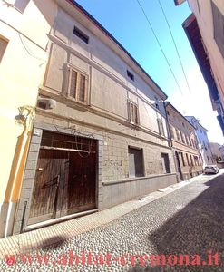 Casa indipendente in Vendita in Via Lodovico Cavitelli 6 a Cremona