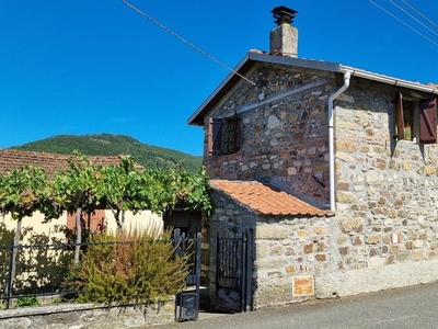 Casa singola abitabile a Casola in Lunigiana