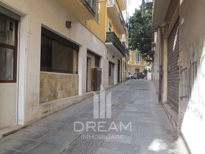 Immobile commerciale in Affitto a Cagliari, zona Marina, 2'400€, 200 m²
