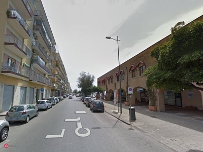 Negozio/Locale commerciale in Vendita in Lungomare Cristoforo Colombo 171 a Salerno